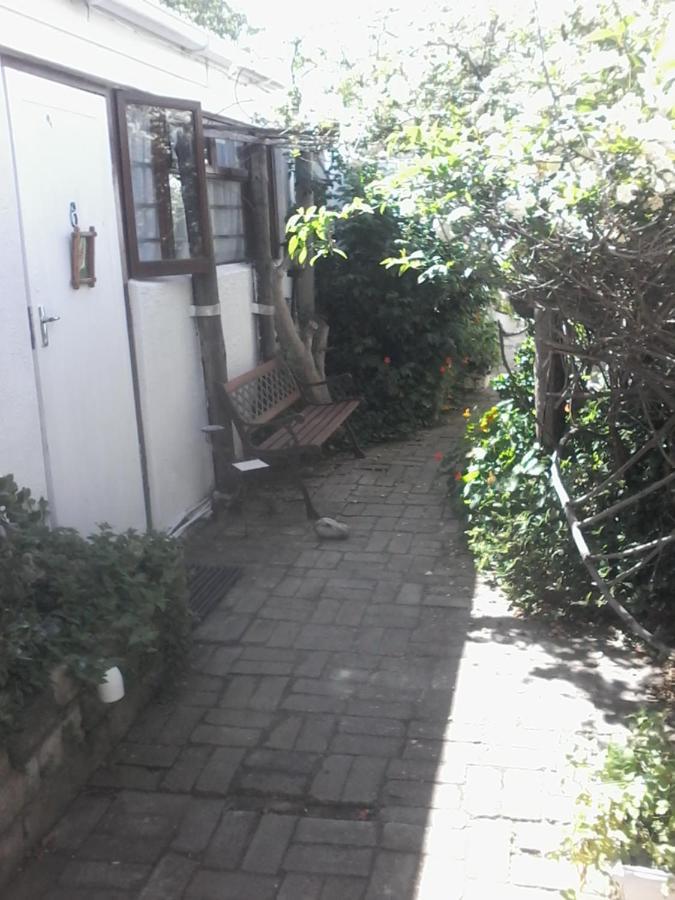 40 On Main Self Catering Apartment Hermanus Exterior foto