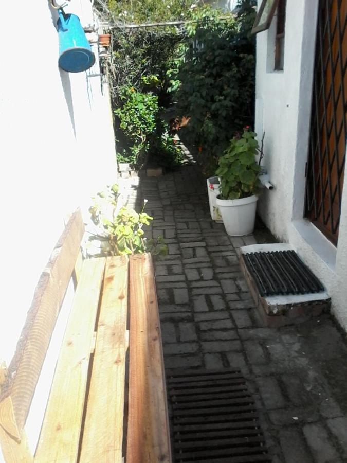 40 On Main Self Catering Apartment Hermanus Exterior foto